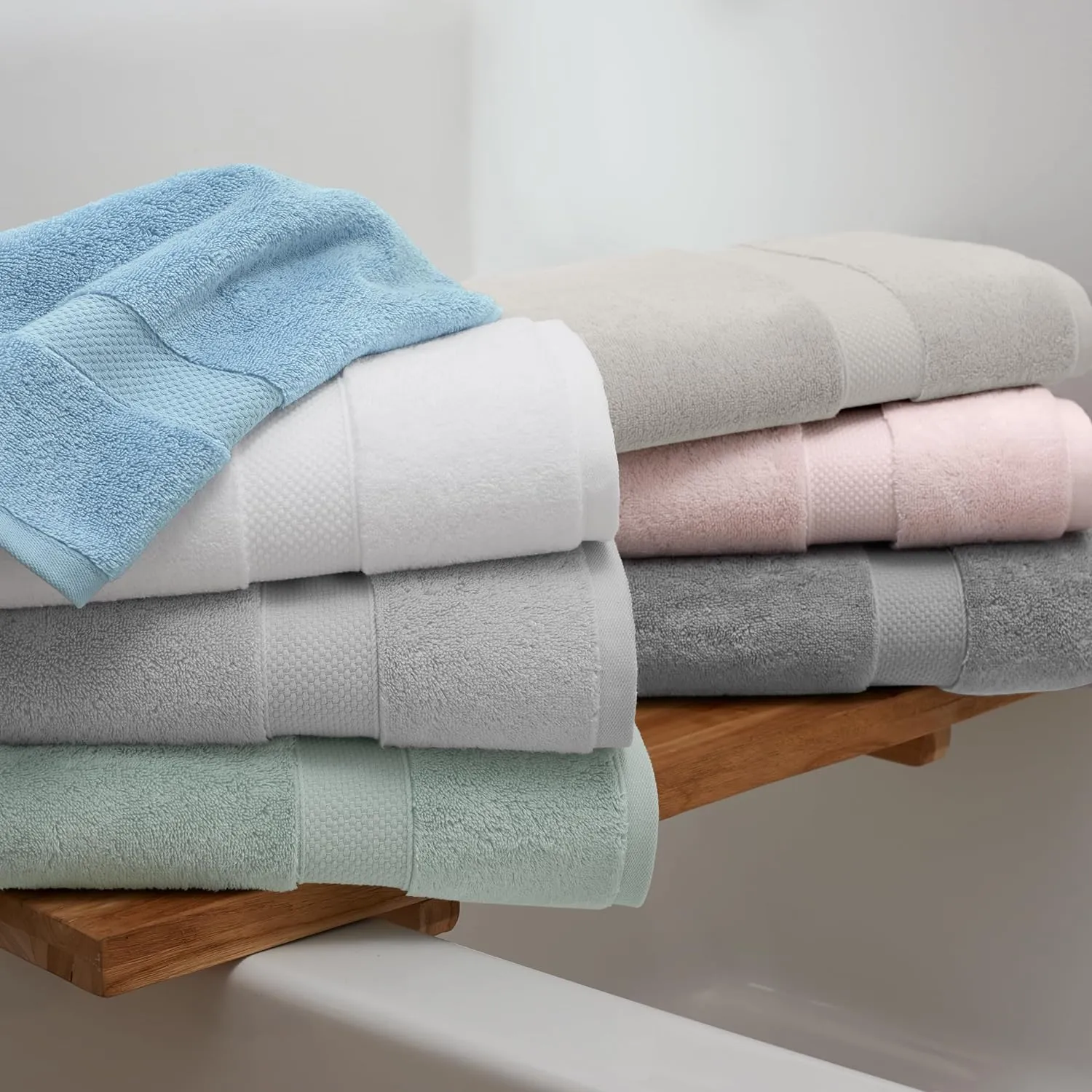 Aston & Arden Egyptian Bath Towels - Pack of 2 - Oversized Ultra Soft Thick & Absorbent, 100% Ringspun Egyptian Cotton Bathroom Towel for Spa, Hotel, 600 GSM, 30 x 54 in, Light Grey