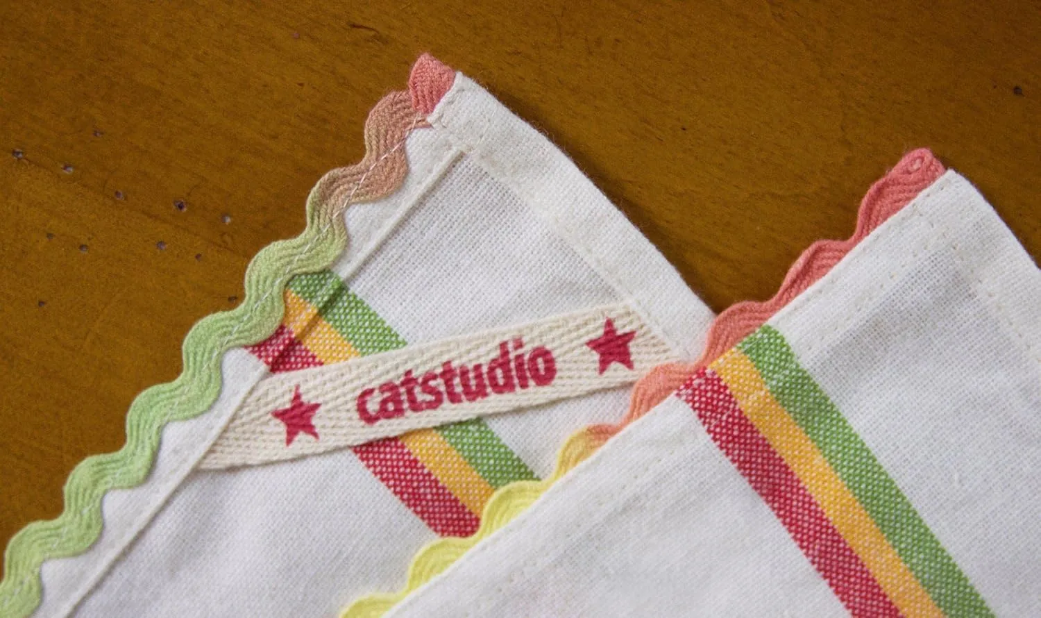 Catstudio Chicago Dish Towel - U.S. State Souvenir Kitchen and Hand Towel, Perfect Tea Towels for Illinois Lovers, Travel Souvenir, Housewarming Gifts, Couple Gifts