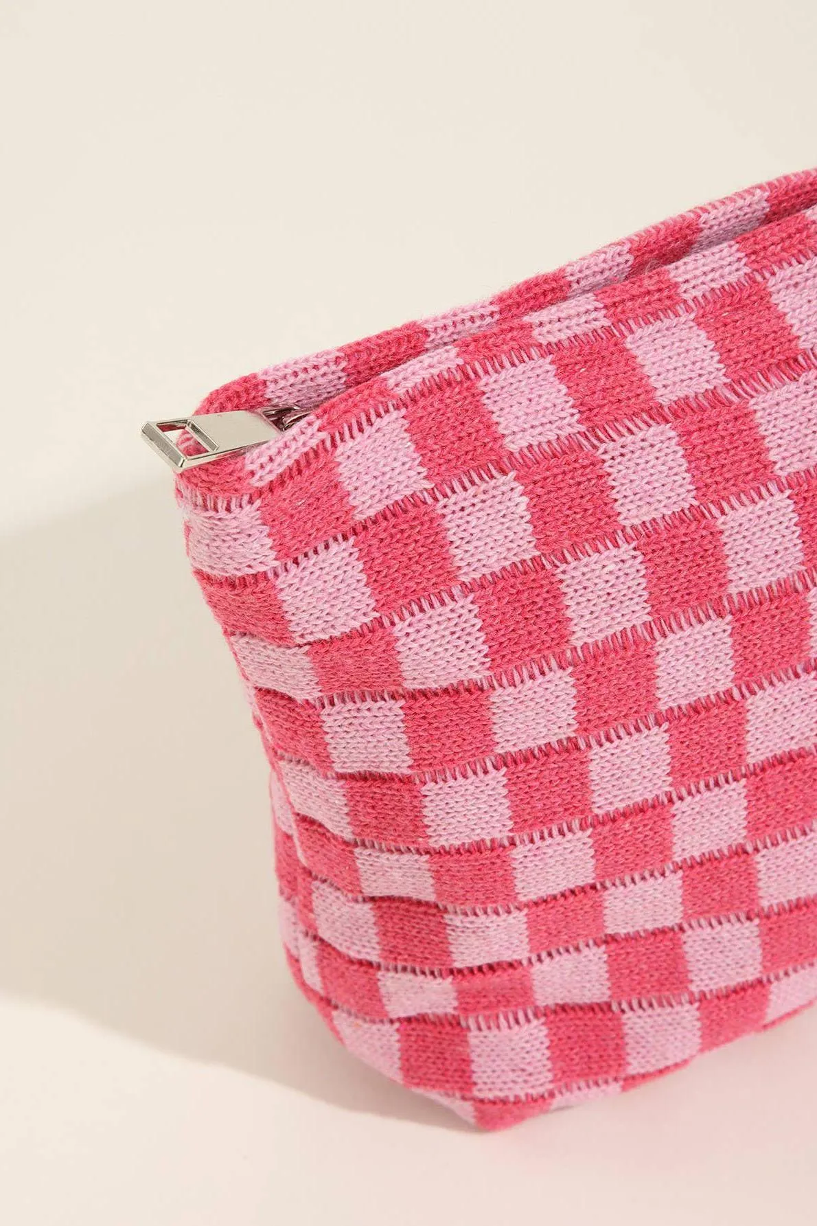 CHECKER TRAVEL POUCH BAG