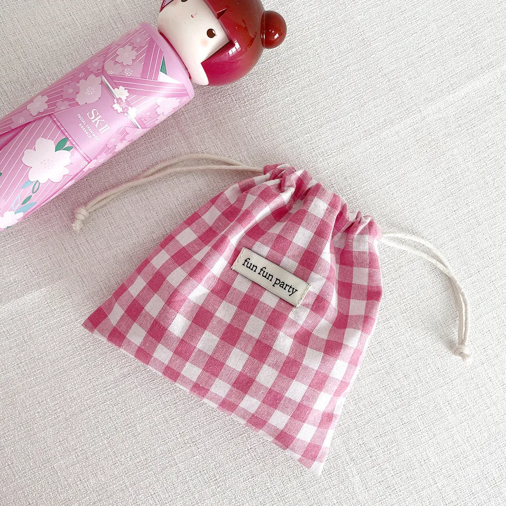 Checkered Drawstring Pouch 🏁