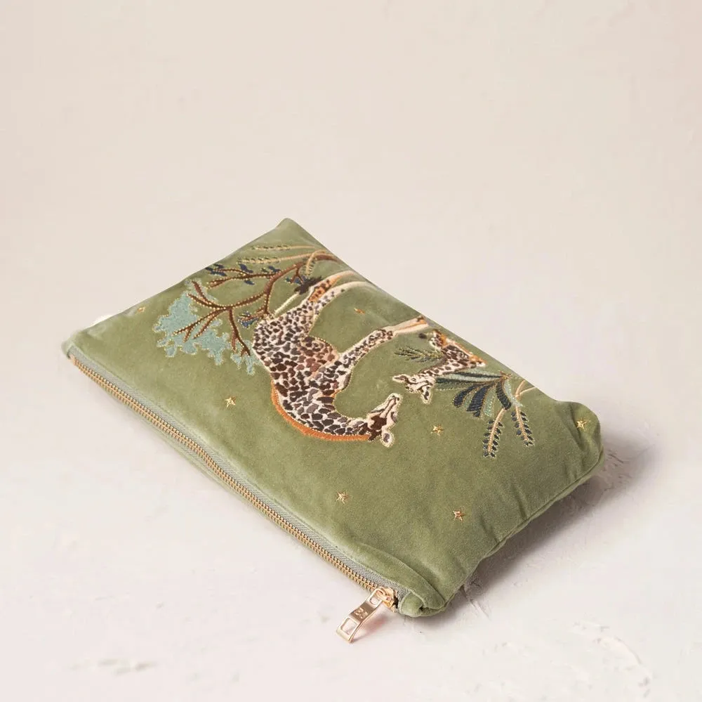 Elizabeth Scarlett - Giraffe Mother & Baby - Everyday Pouch