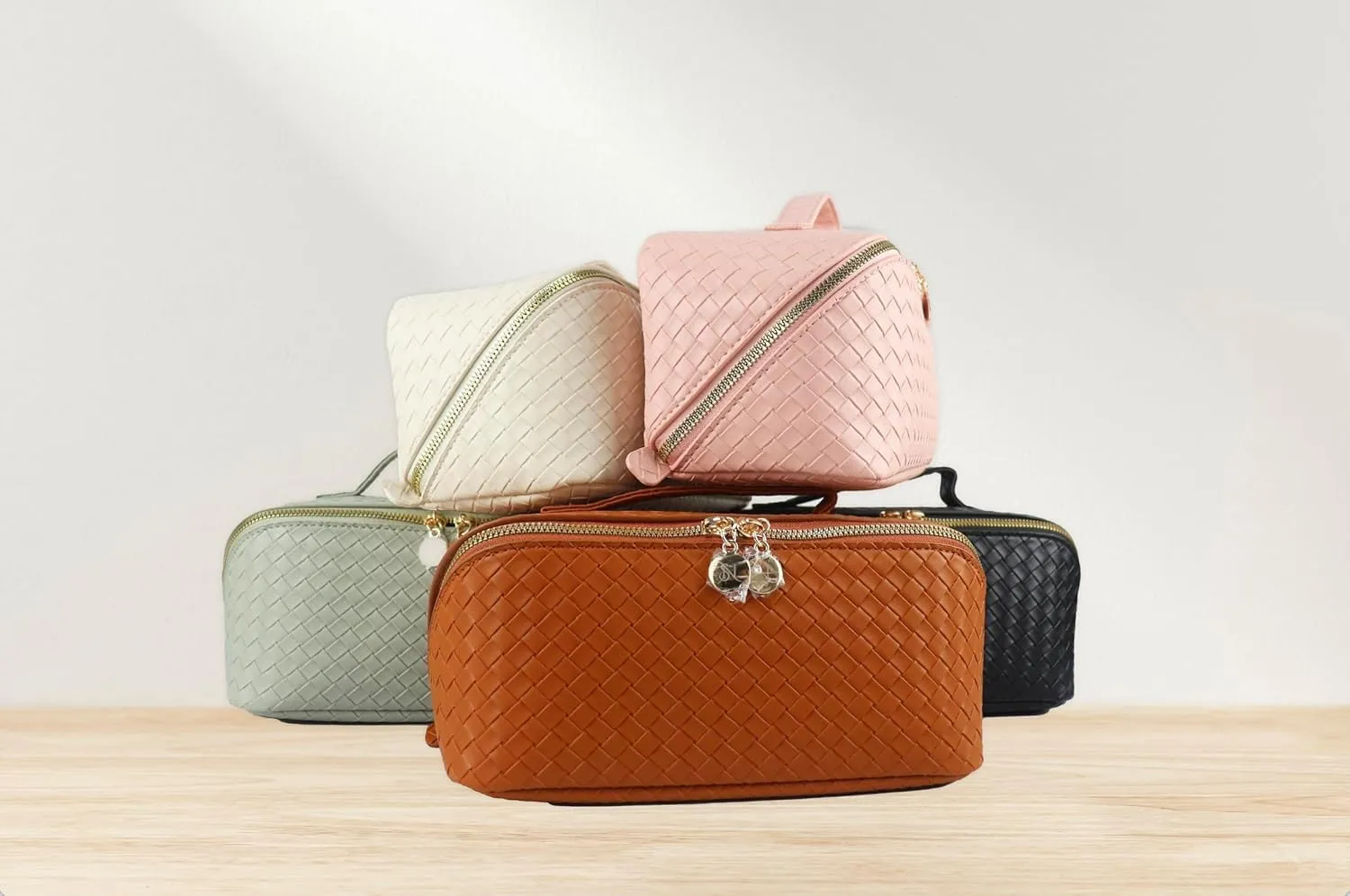 Large Capacity Waterproof Makeup Bag Organizer – PU Leather Travel Cosmetic Bag, Stylish Toiletry Organizer for Women, Durable & Portable Design with Divider & Handle (Checkered Brown)