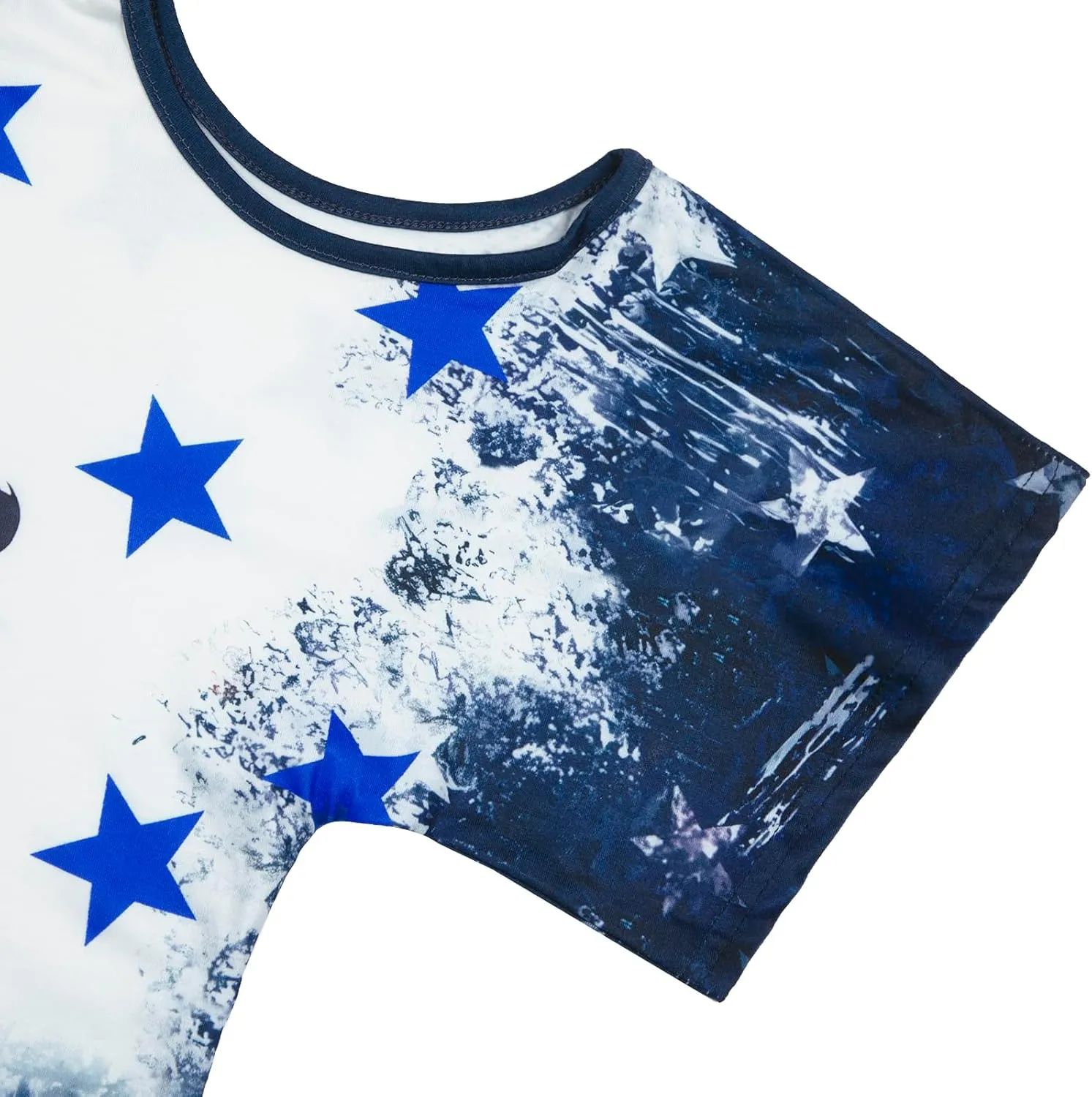 MNLYBABY Plus Size American Flag Shirt Women 4th of July Tee Shirt USA Stars Stripes T-Shirt Patriotic Cold Shoulder Tops