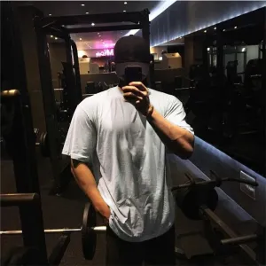 "Men's Oversized Workout Tee-Street Style Meets Gym Grind"