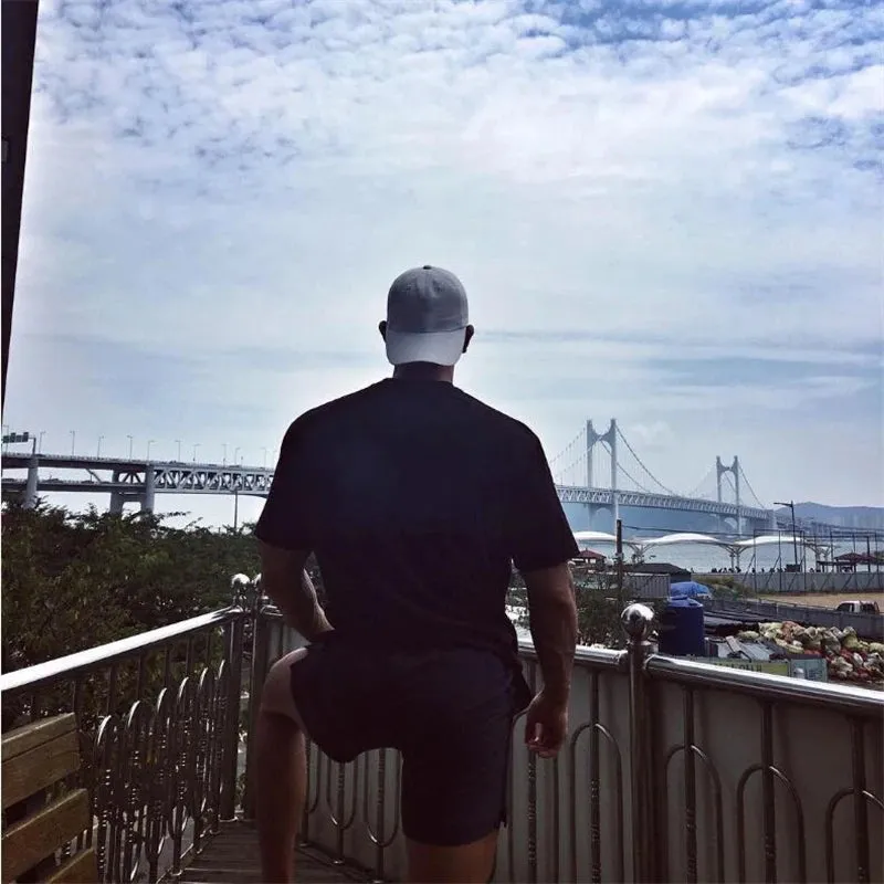 "Men's Oversized Workout Tee-Street Style Meets Gym Grind"