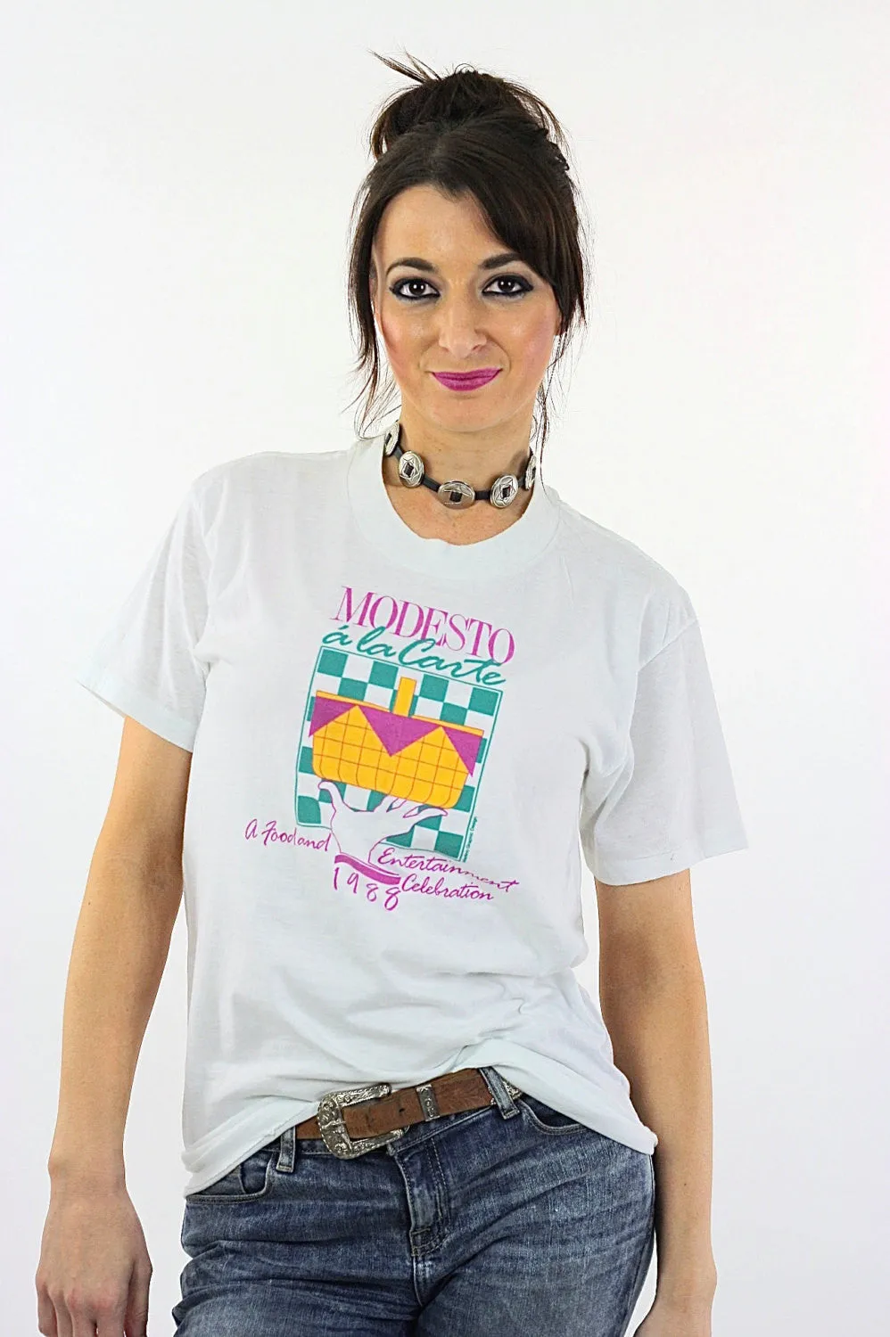 Retro tee shirt Vintage 80s graphic tee white oversize unisex Modesto a la Carte print L