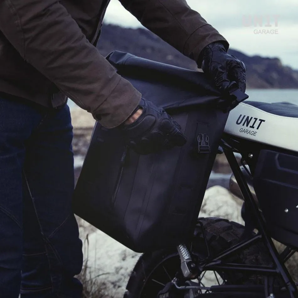 UNIT GARAGE KHALI SIDE PANNIER IN TPU