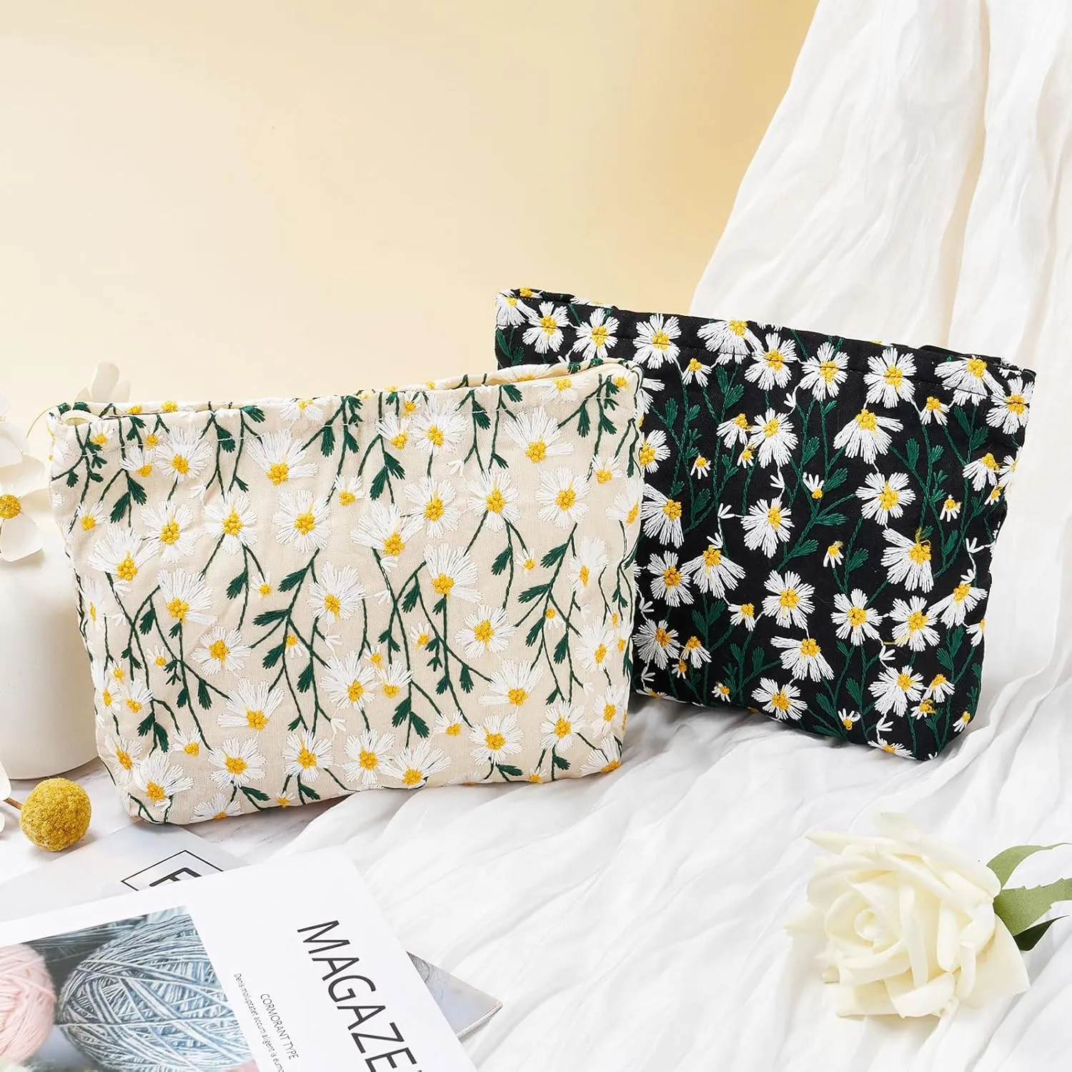 WOZEAH Floral Makeup Bag for Purse Small Cosmetic Pouch,Stylish Zipper Make up Pouch Travel Canvas Toiletry Bags(Beige Daisy)